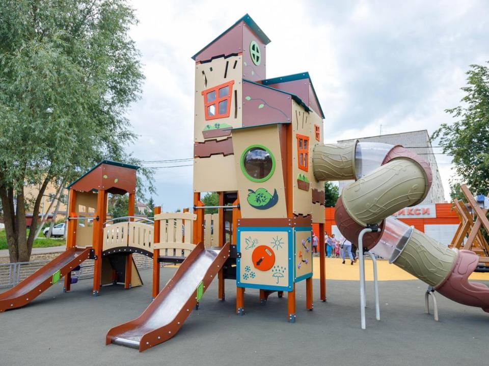 В Кашире открыли обновленную детскую игровую площадку