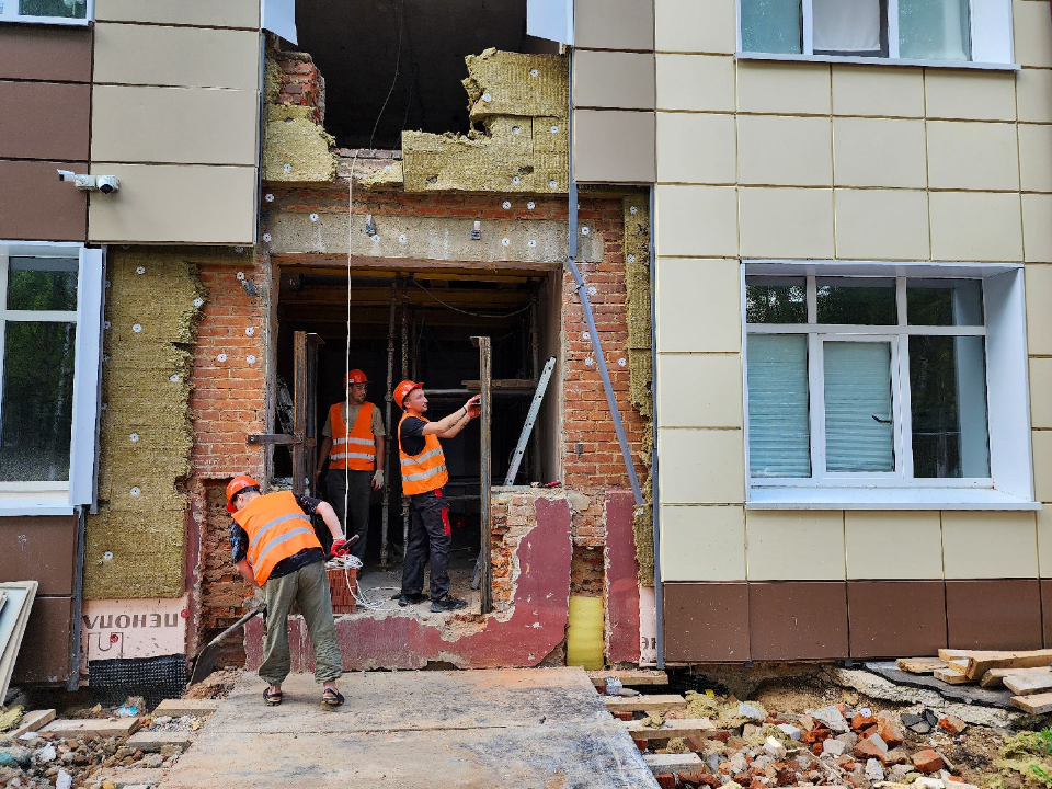 В стационаре на Батырева оборудуют лифт для подъема пациентов