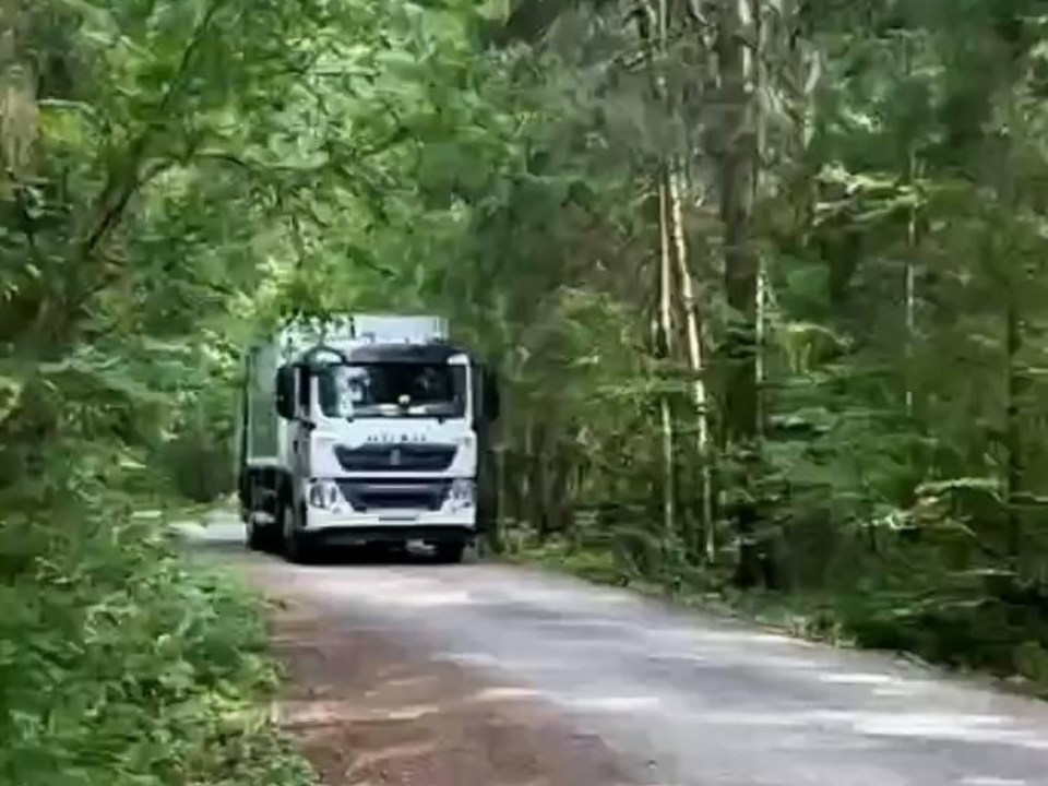 В Рузе тестируют китайский мусоровоз объемом 16 кубометров