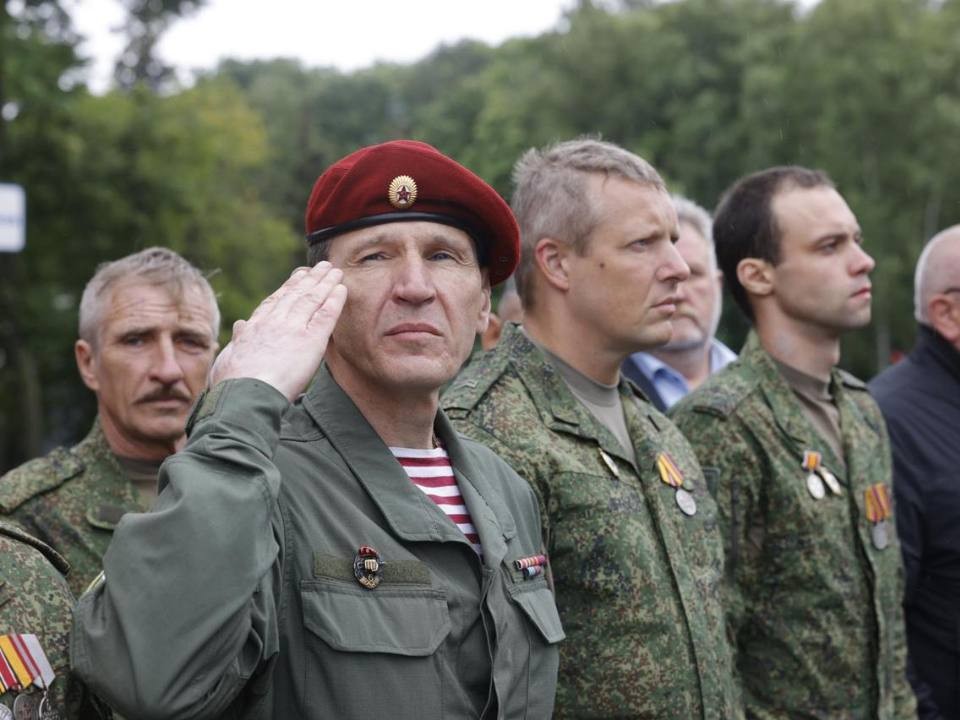 Участник Ассоциации ветеранов СВО почтил память погибших солдат на Поклонной горе