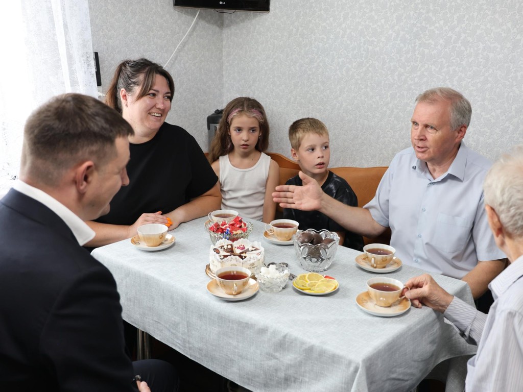 Глава Павлово-Посадского городского округа поздравил ветерана Великой Отечественной войны Альфреда Килька с 99-летием