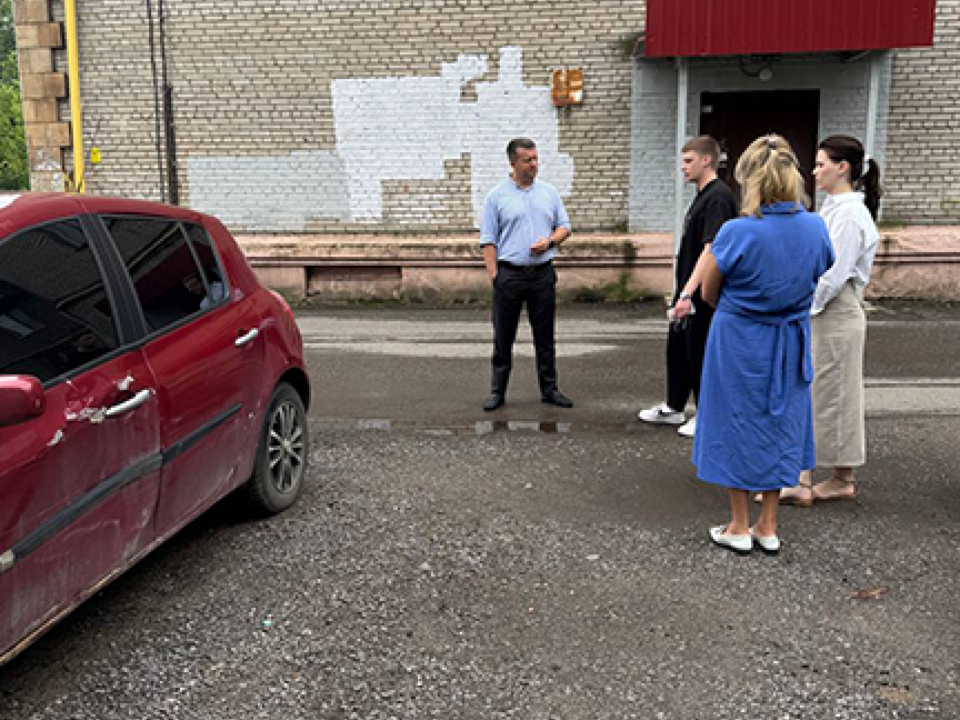 В Электростали брошенный автомобиль на улице Советской могут признать бесхозным