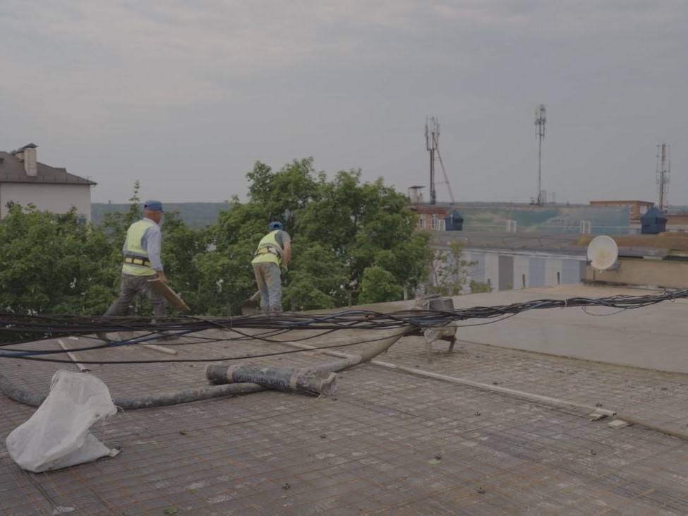 В Истре продолжили ремонт кровель многоквартирных домов