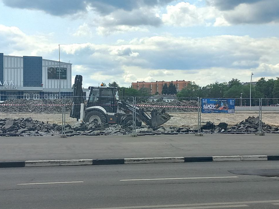 Почему на улице Корешкова в Электростали перекрыли часть тротуара