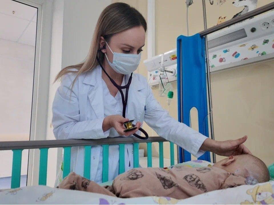 Врачи Центра Рошаля спасли новорожденного с редкой формой менингита