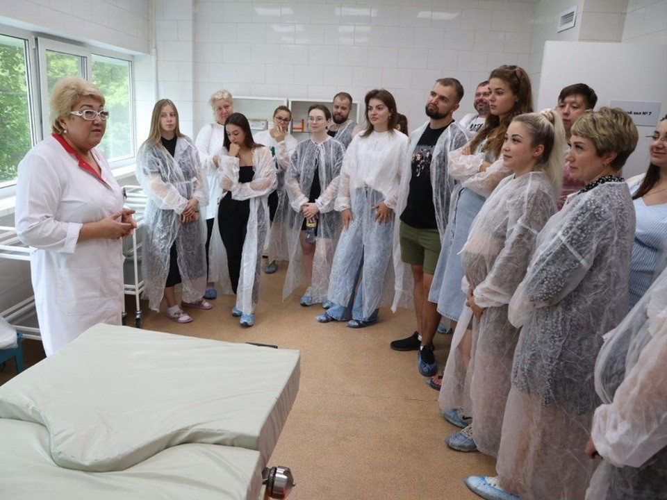 В Орехово-Зуевском роддоме провели экскурсию для будущих мам и пап