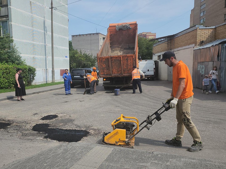 Улицы Первомайскую и Загородную в Ивантеевке избавили от ям и дорожных дефектов