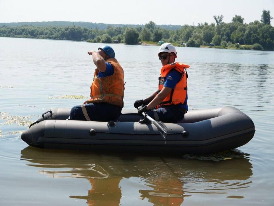 Пущинцы очистили берега озера Павленское на акции «Вода России»