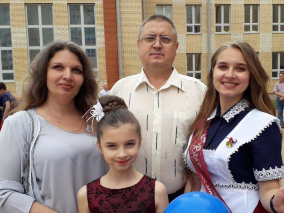 «Мы стараемся быть примером для своих дочерей»: серебряные юбиляры из Подольска рассказали секрет крепкой семьи
