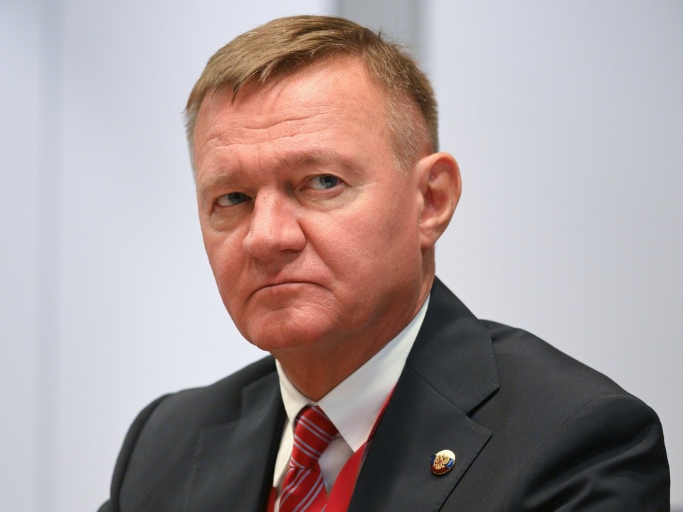 Портрет Старовойта поставили в фойе здания Минтранса России