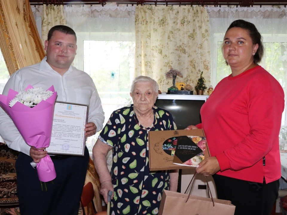 В Лотошине поздравили с 85-летием двух долгожительниц округа