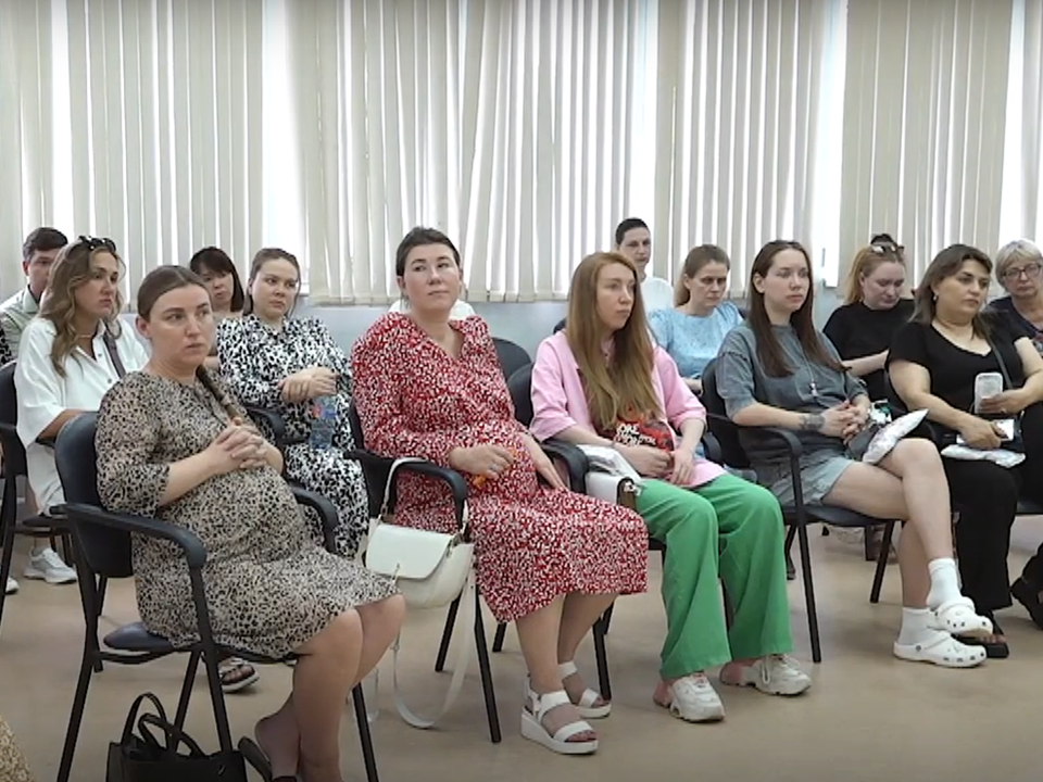 Уроки в «Школе материнства» прошли в Красногорском роддоме