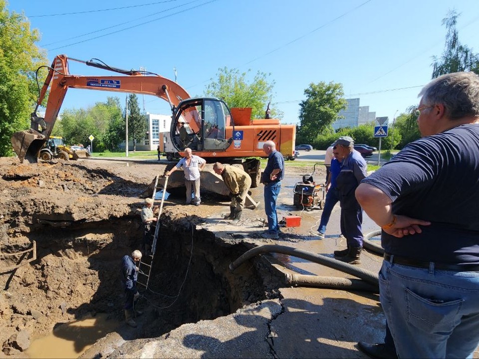 Аварийные работы на водоводе в Серпухове: ситуация под контролем