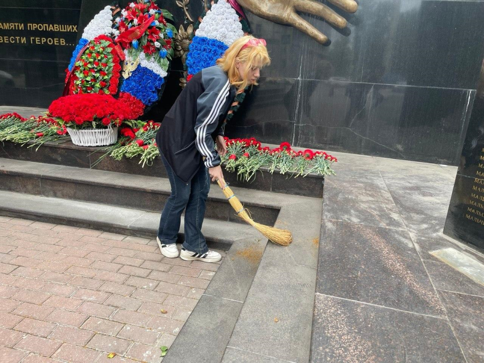 Студенты колледжа «Подмосковье» привели в порядок мемориал в Химках