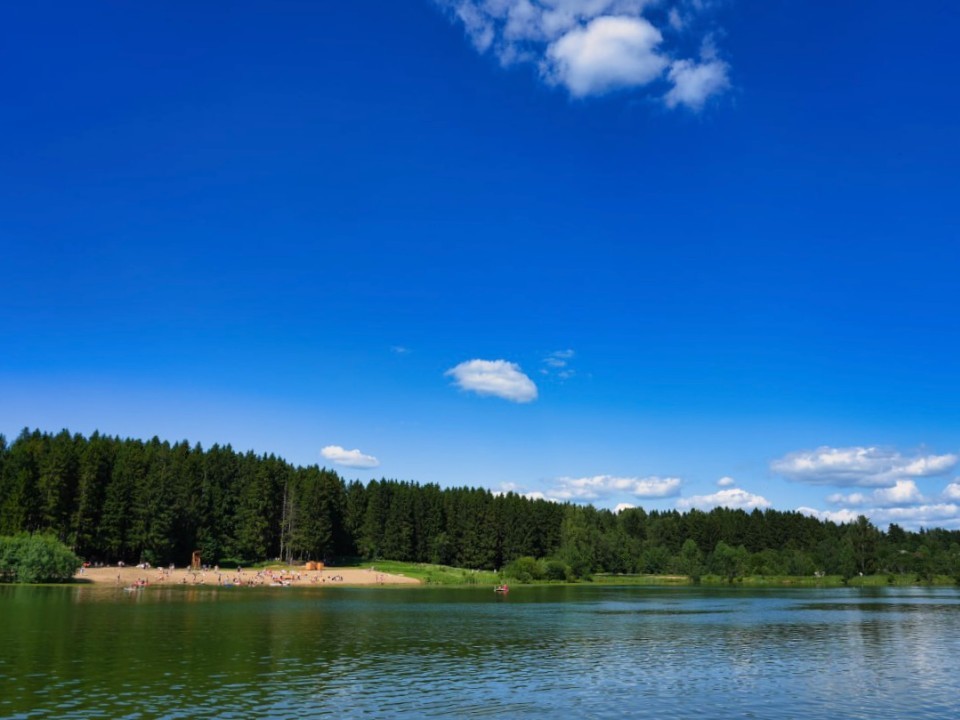 От +30°C на суше, до +24°C в воде: в Подмосковье ожидается рекорд жары для лета-2025