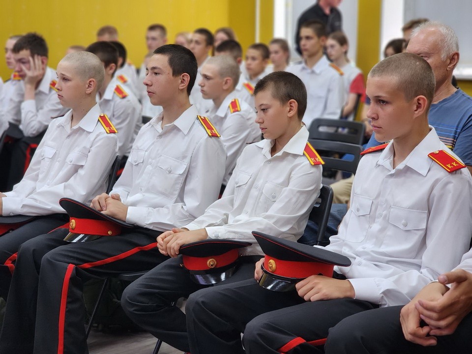 Кадетам и волонтерам рассказали о службе на флоте