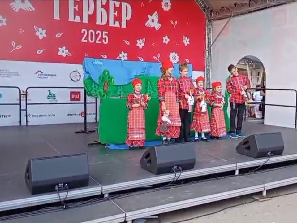 Краснознаменцы сыграли кукольный спектакль на ВДНХ