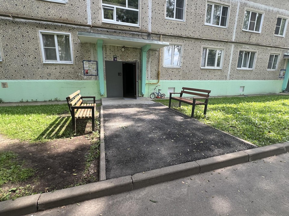 Светлые стены и новые окна: в Вербилках завершился ремонт дома на ул. Войлокова