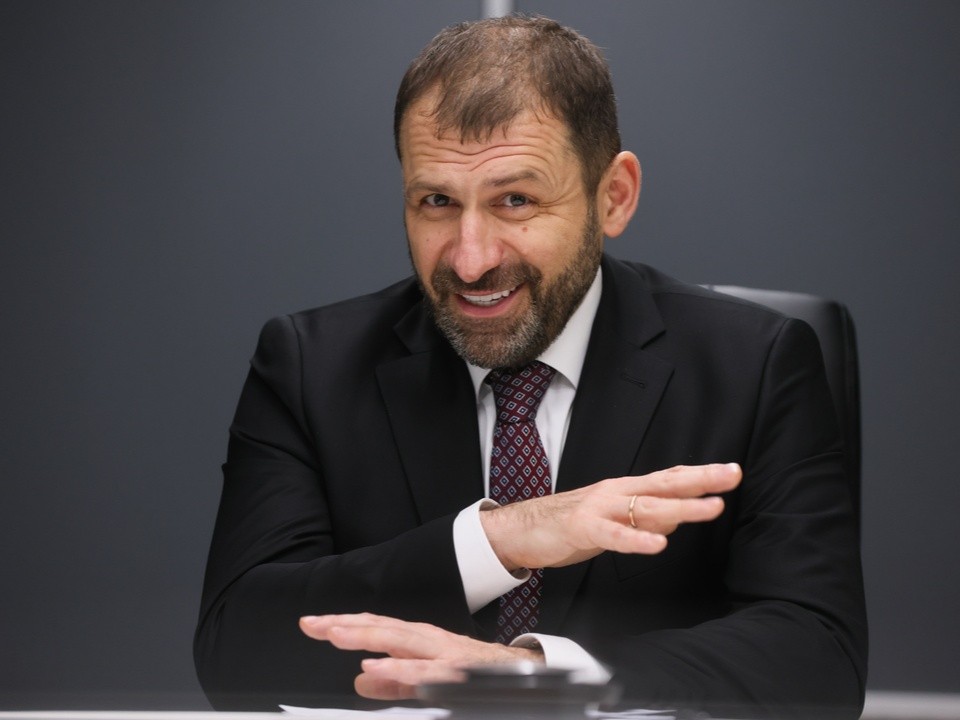 Миллиардер выкупил альбом Гуфа, чтобы заблокировать его
