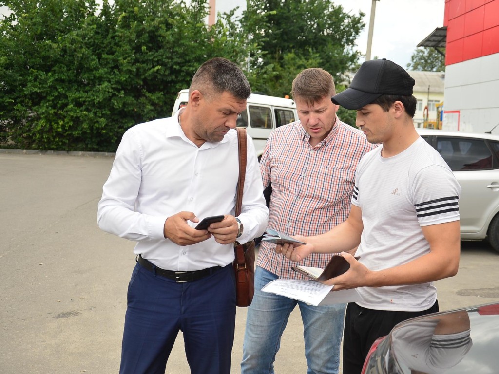 В Шатуре и Рошале выявили работающих без патента мигрантов