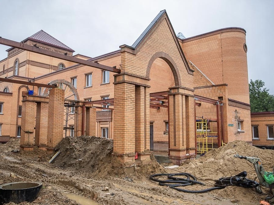 Капитальный ремонт сосудистого центра в Перхушкове завершат к концу года