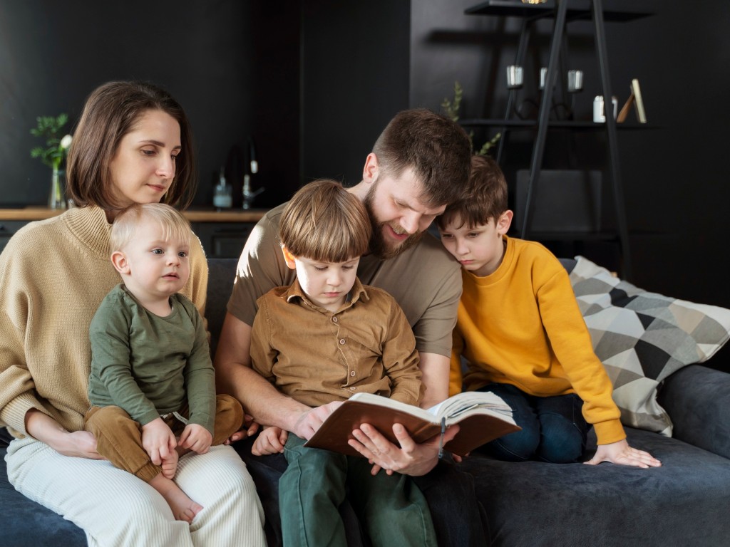 Работающие родители начнут получать новые ежегодные выплаты
