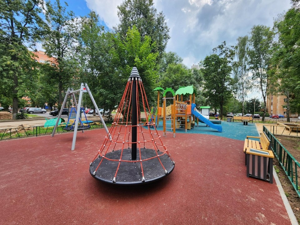 Игровую площадку привели в порядок на улице Дружбы