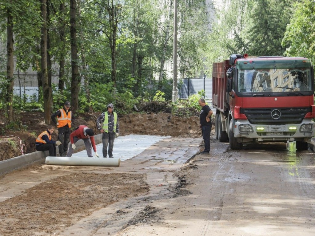 В Сергиевом Посаде продолжили модернизацию дворов