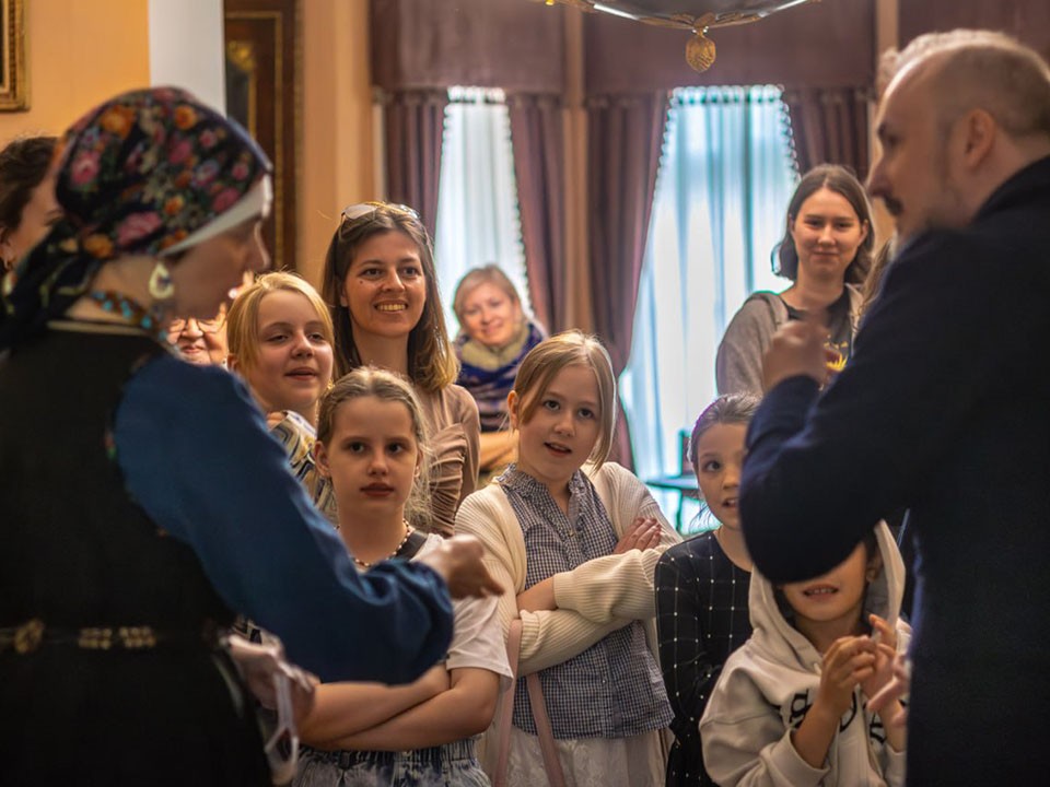 В Мураново раскроют секреты кресла-жабы и старинных книг