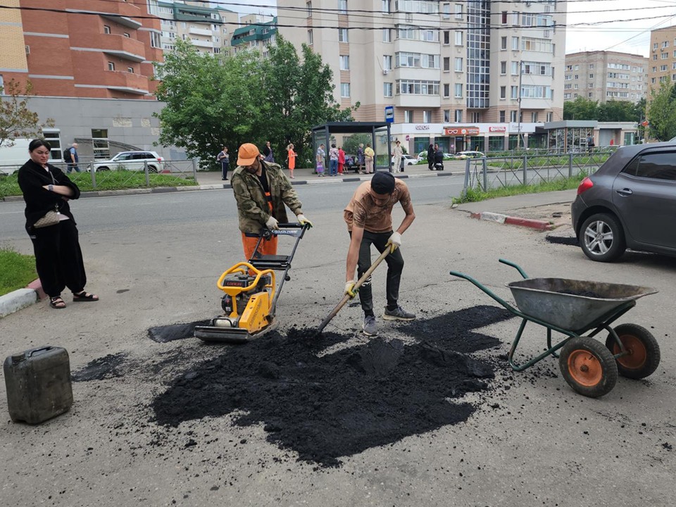В Ивантеевке провели ямочный ремонт на улице Новая Слобода