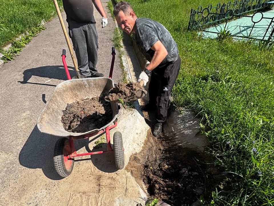 Ливневую канализацию прочистили в Красноармейске после жалобы жителя