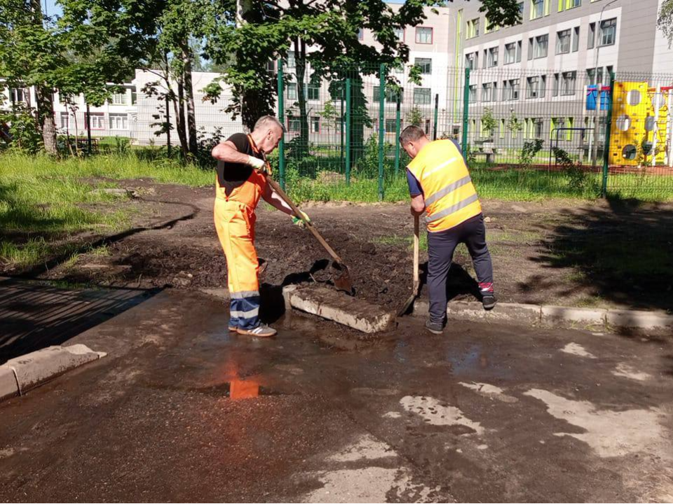 Коммунальщики ликвидировали потоп на улице Вокзальной в течение часа