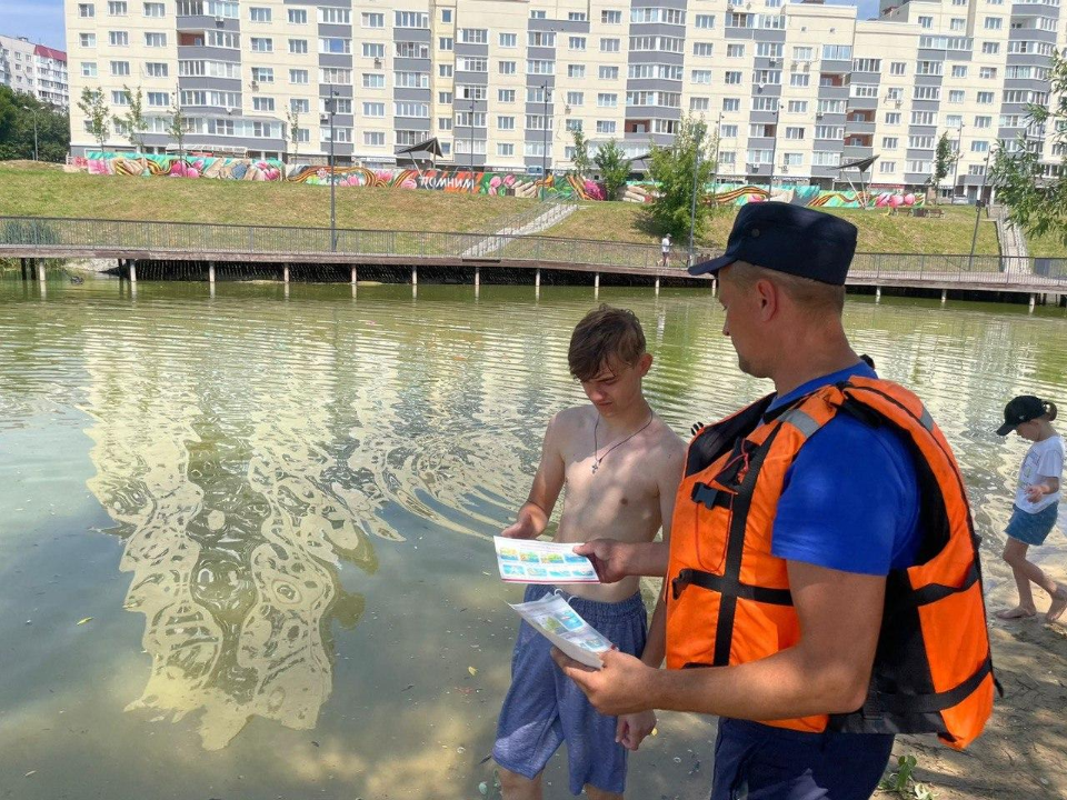 В Чехове спасатели провели профилактические мероприятия на водоемах