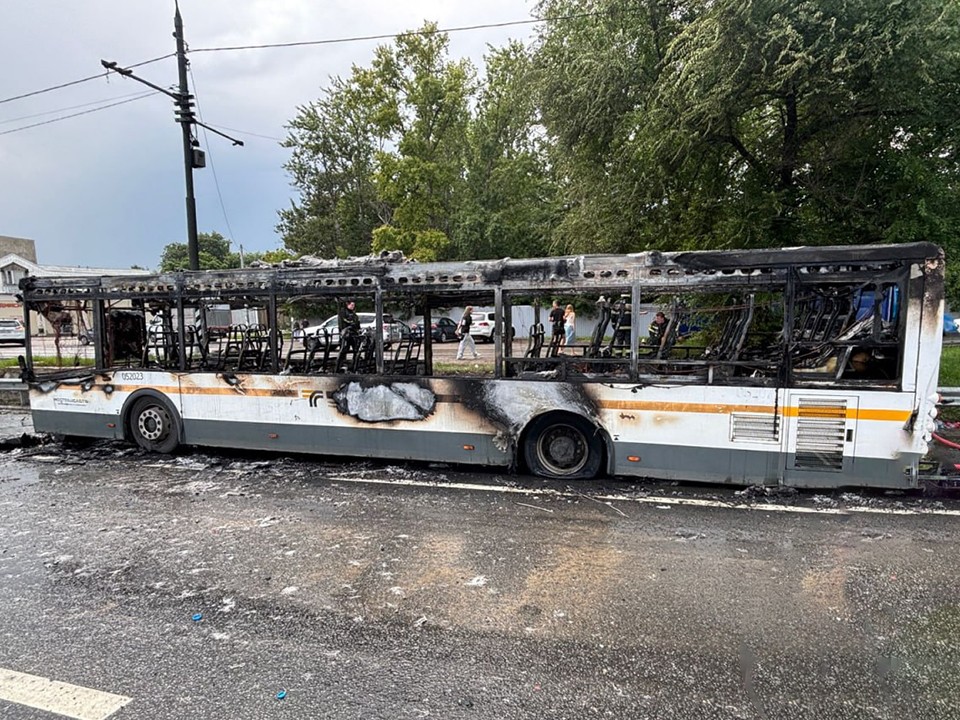 Полиция разбирается в обстоятельствах возгорания автобуса в Подольске