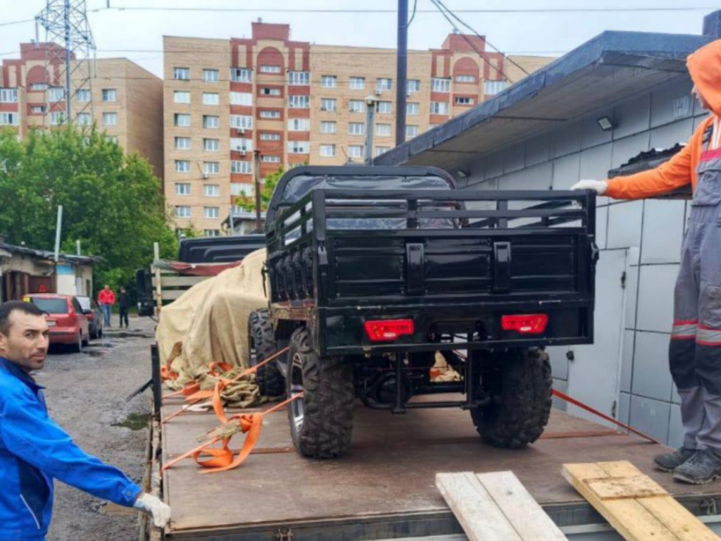 Квадроцикл и стройматериалы отправили из Талдома на Купянское направление