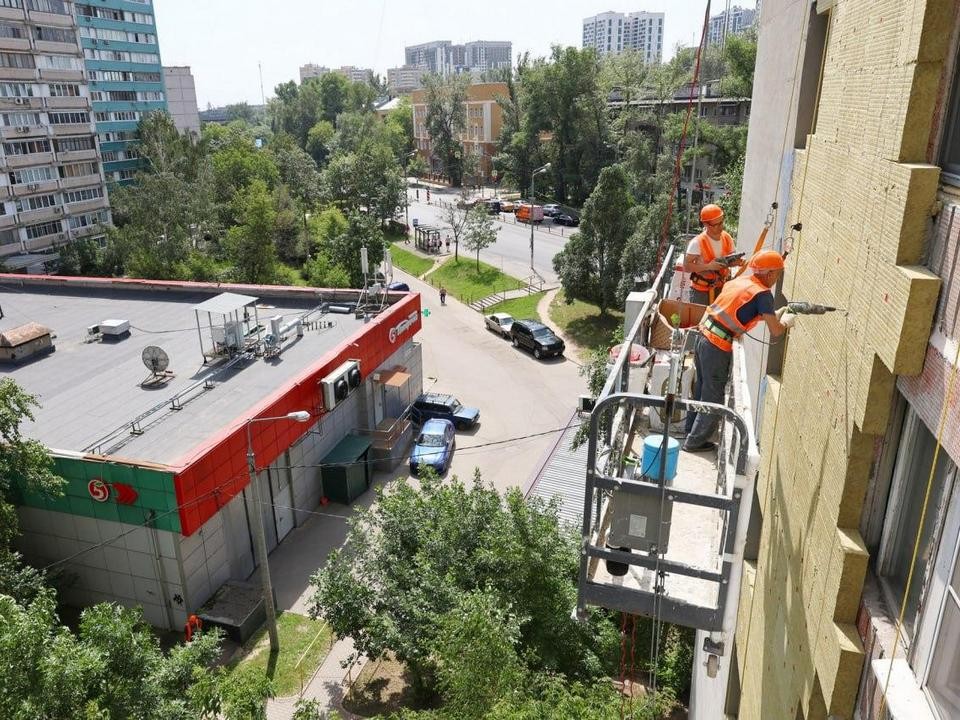 Пожелания горожан учли при выборе цвета нового фасада домов на Олимпийском проспекте