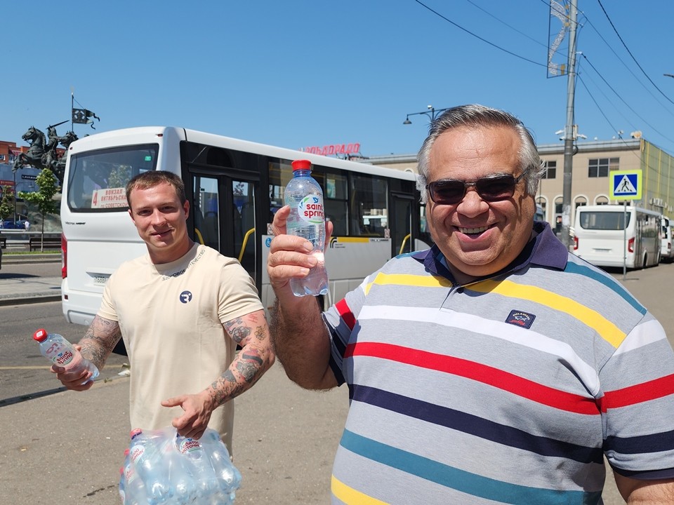 Активисты помогают серпуховичам пережить аномальную жару
