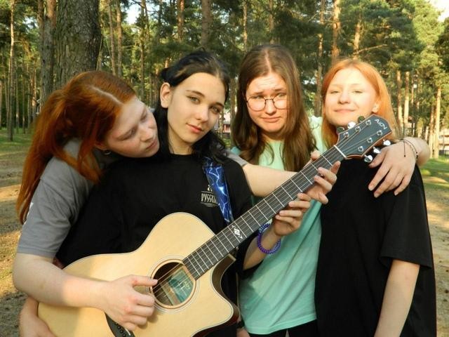 Молодежь Дмитрова отметила годовщину сообщества «Возможно все» в парке «Сосновый бор»
