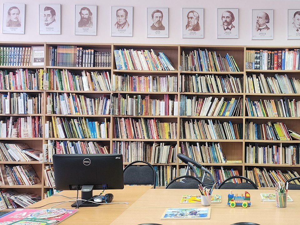 Библиотека Одинцова выпустила поэтический видеоролик о Сергее Есенине