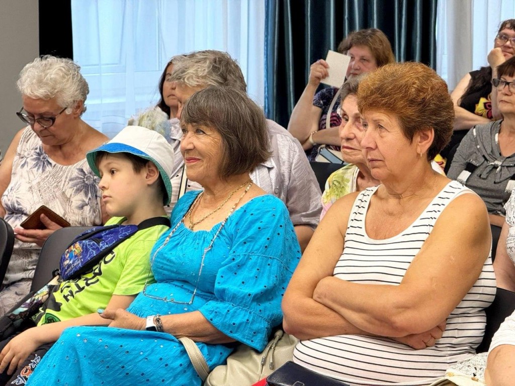 Для «Активного долголетия» провели урок пользования электронными услугами