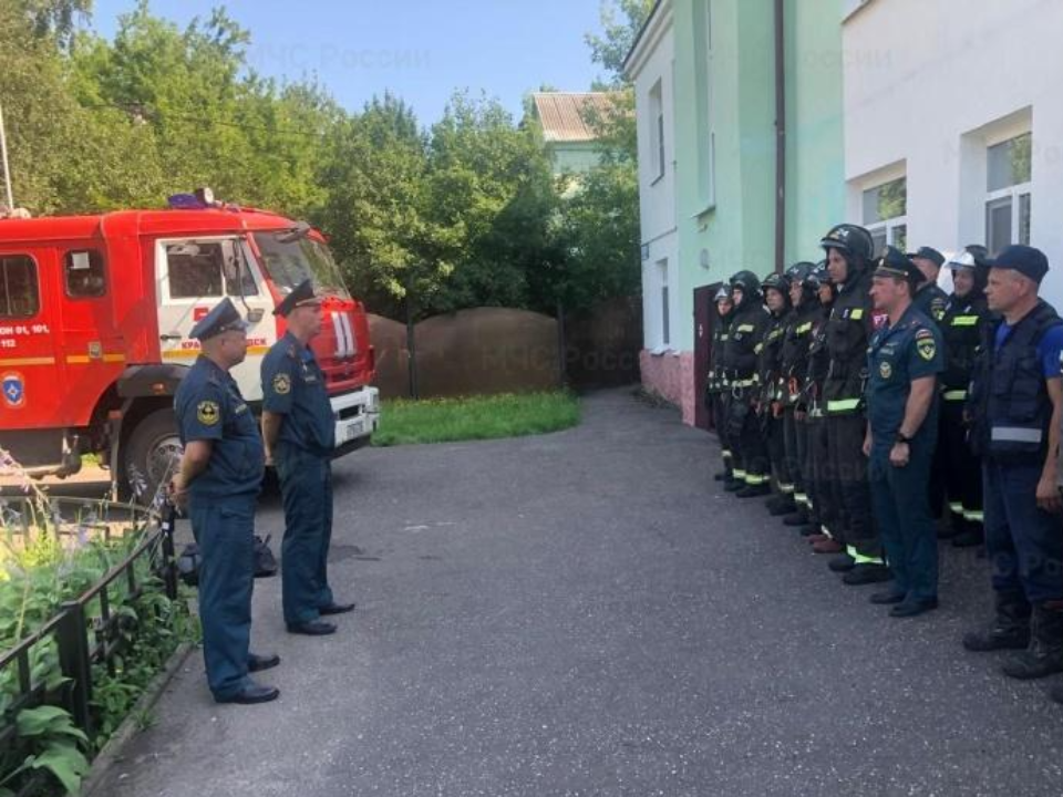 Пожарные Сергиево-Посадского гарнизона провели учения в Краснозаводске