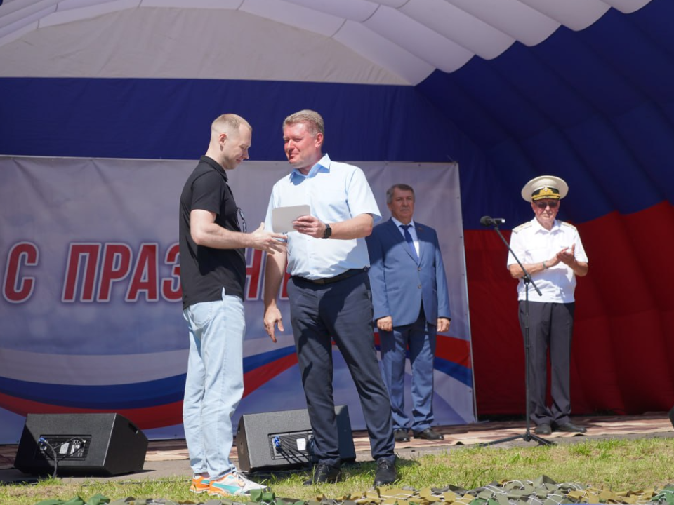 Сотрудников Коломенского завода наградили в День ВМФ