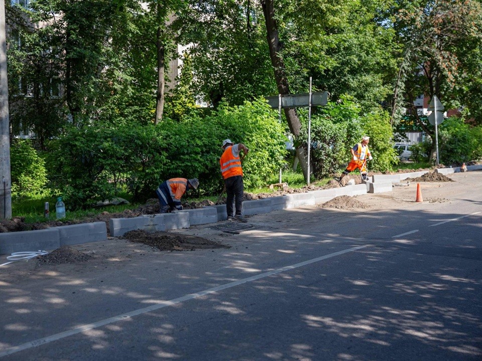 В Подольске начали ремонтировать дорогу на Большой Зеленовской улице
