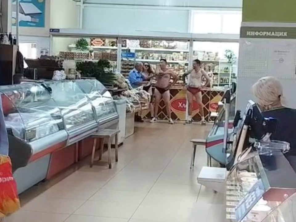 Полуголый флешмоб на рынке шокировал жителей Егорьевска