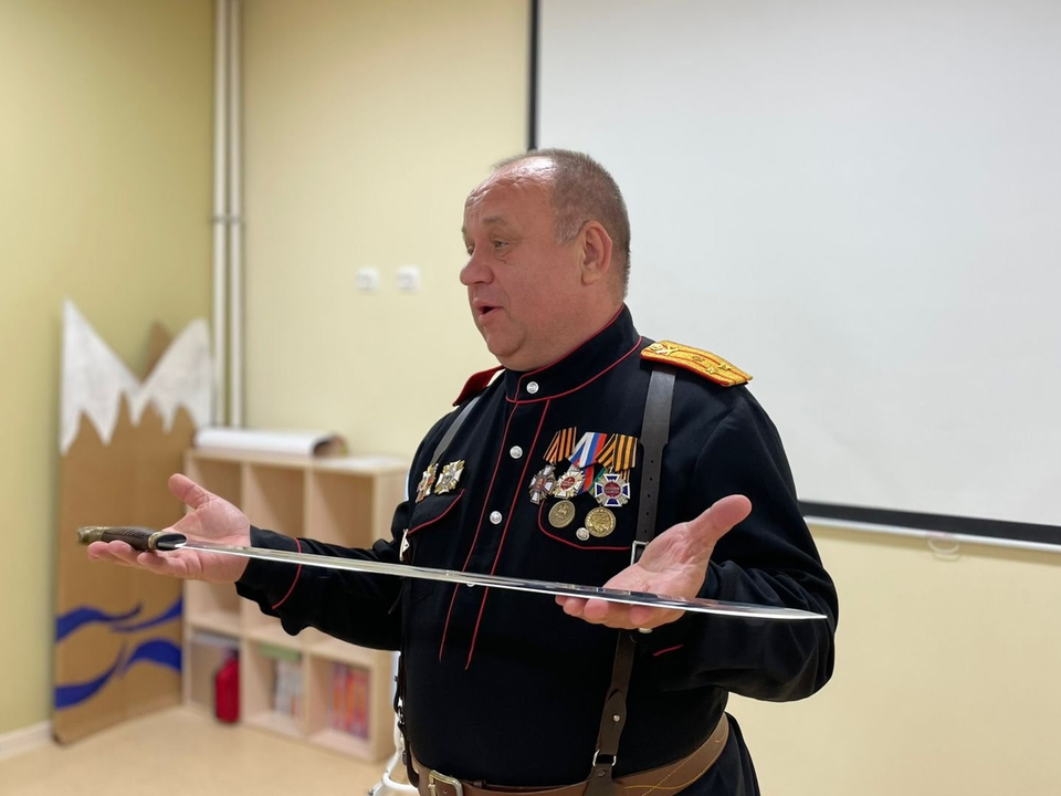 Каширские школьники в «Диалогах с Героями» познакомились с казачьими традициями