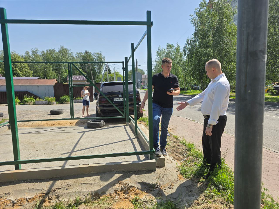 Порядок наведут на контейнерной площадке на Полиграфистов