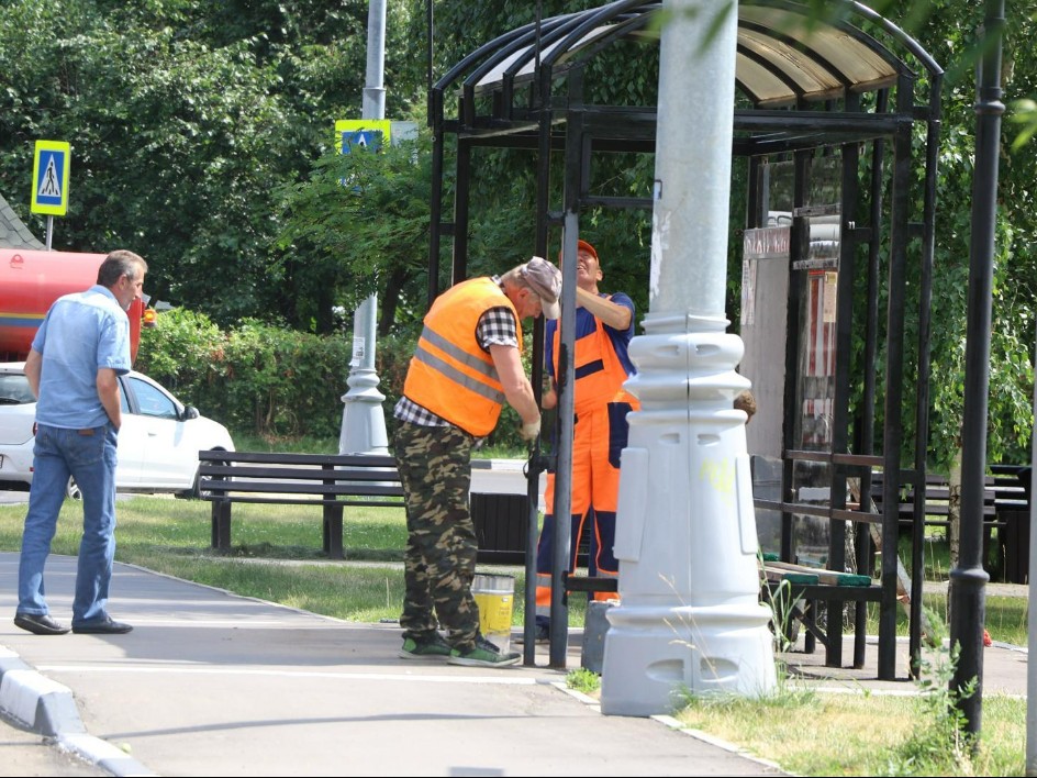 От палящего солнца в Подмосковье спасут обновленные остановки