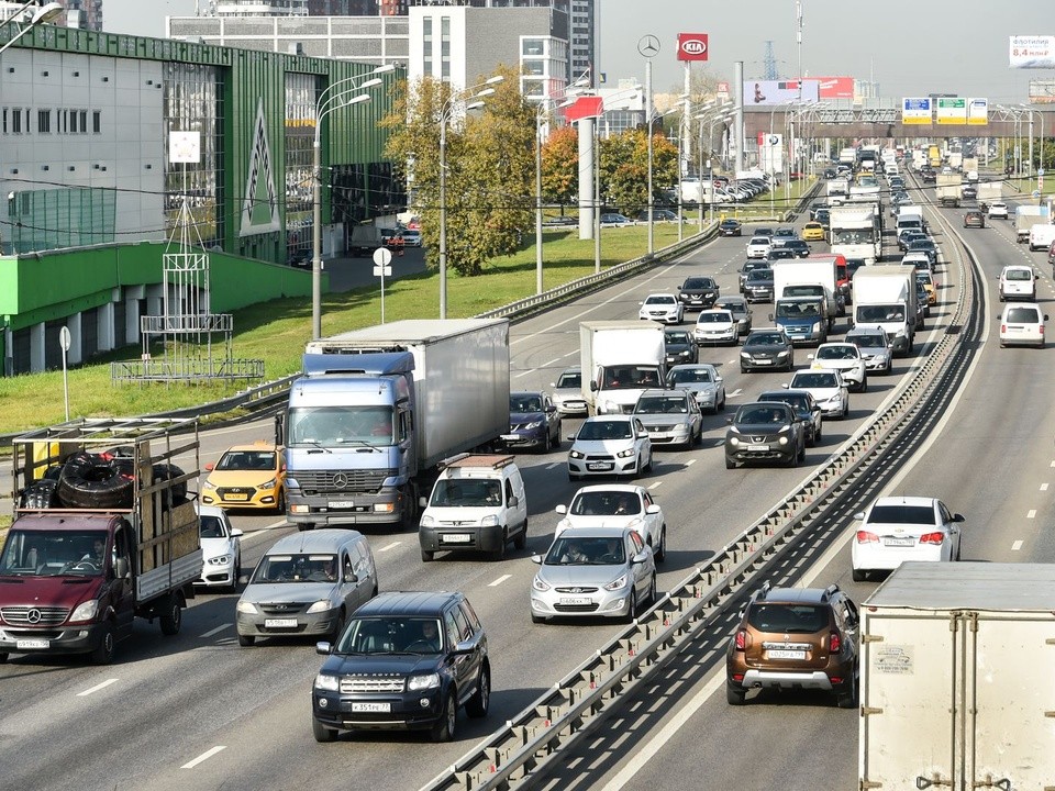 На Ленинградском шоссе начнут штрафовать за проезд по автобусной полосе