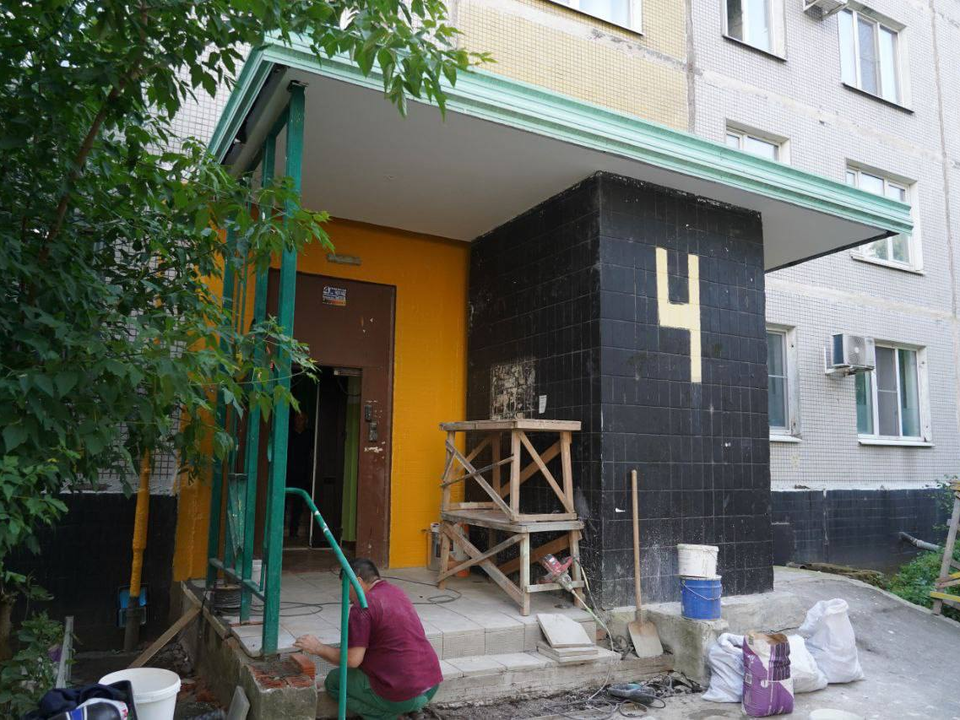Ремонт двух подъездов на улице Новая закончат до августа