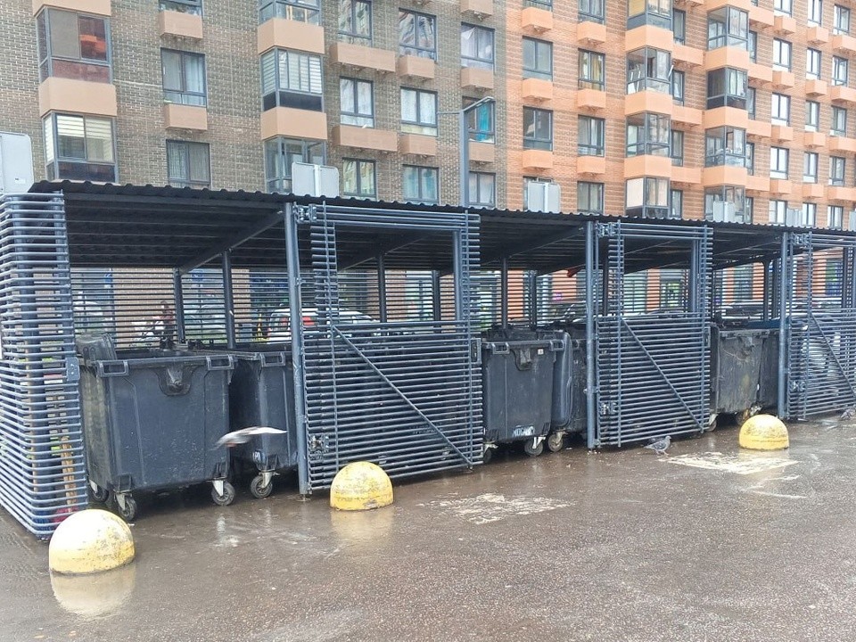 В микрорайоне Парковом ликвидировали свалку мусора на контейнерной площадке